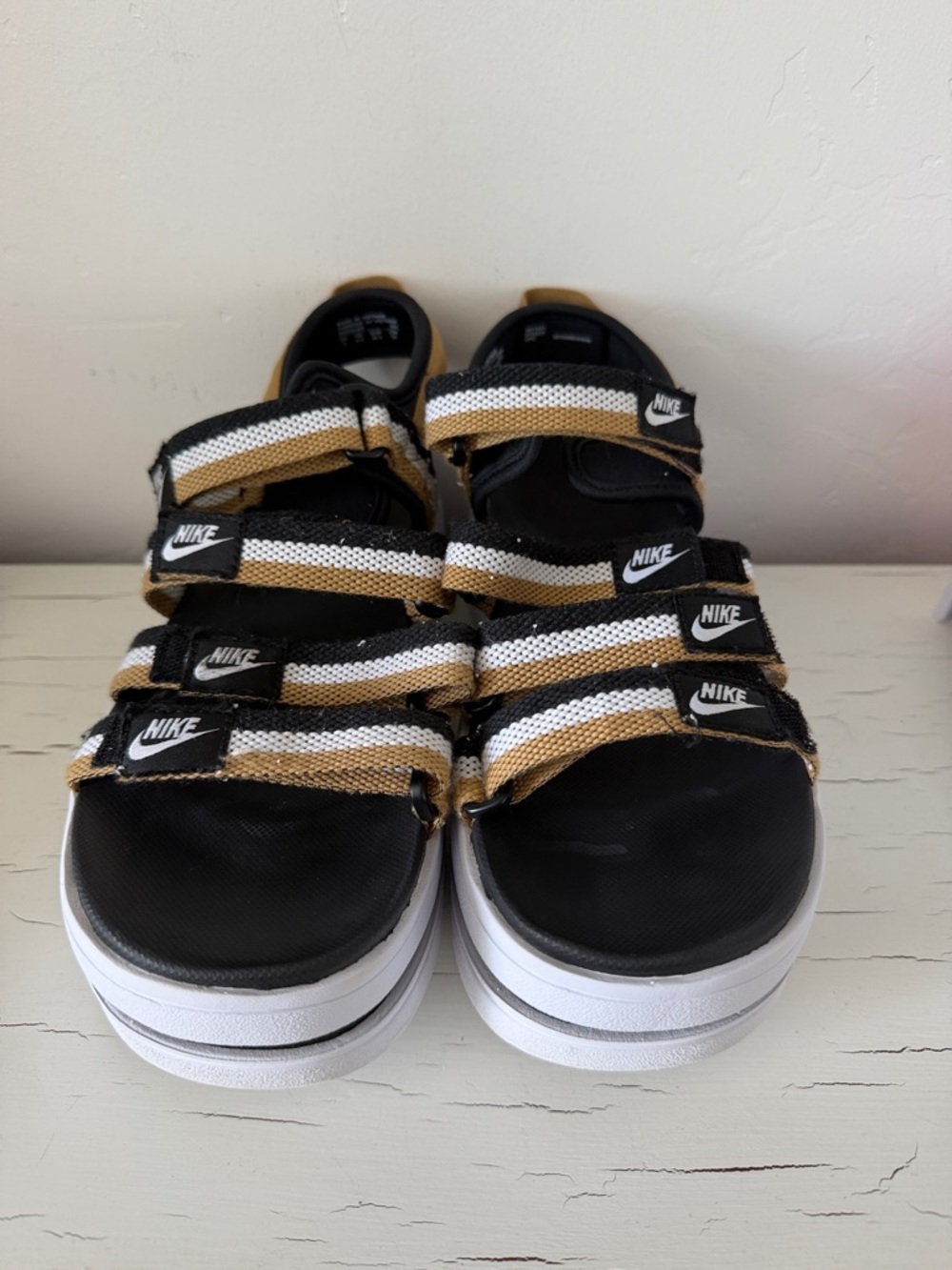 Nike Icon Classic Platform Sandals Strappy Sport Black Gold 9 - Picture 2 of 5